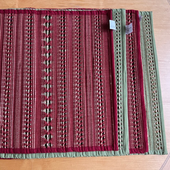 New 15” Square Burgundy and Green Woven Bamboo and Cotton Placemats 4 - Picture 1 of 7